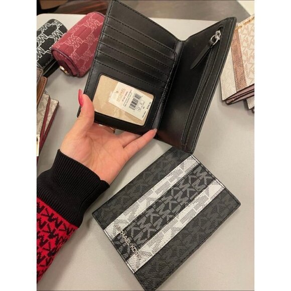 Michael Kors Jet Set Logo Stripe Passport Wallet Black Multi - Picture 2 of 4